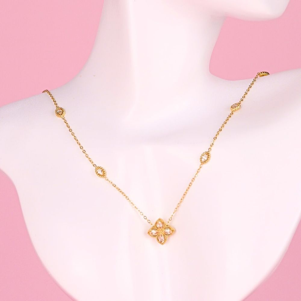 Náhrdelník čtyřlístek s kamínky Stainless Steel - zlatý