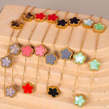 Náhrdelník s květy v červené barvě Stainless Steel - zlatý